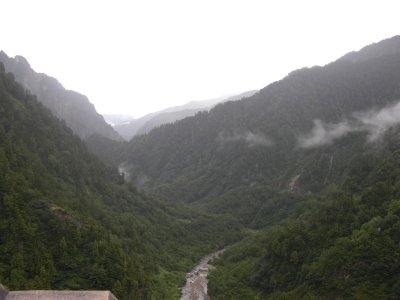 下流の黒部渓谷