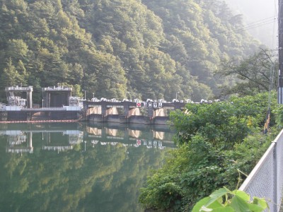 山口ダム上流側