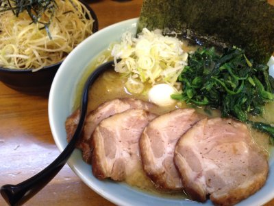 チャーシュー麺とネギ丼