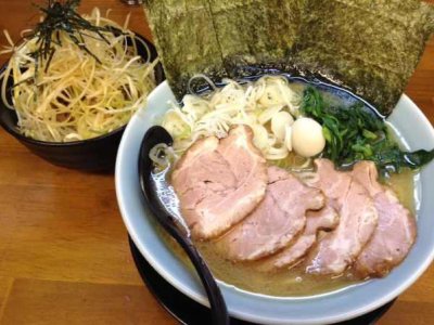 チャーシュー麺とネギ丼