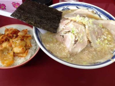 びっくりチャーシュー麺と豚キムチライス