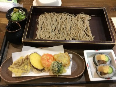 太巻きと蕎麦のお膳